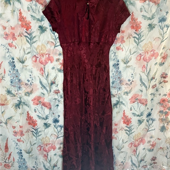 Vintage Elegant Burgundy Lace Dress - Picture 1 of 10